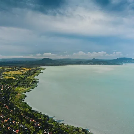 Cserszegi Kockak アパート チェーセクトマイ