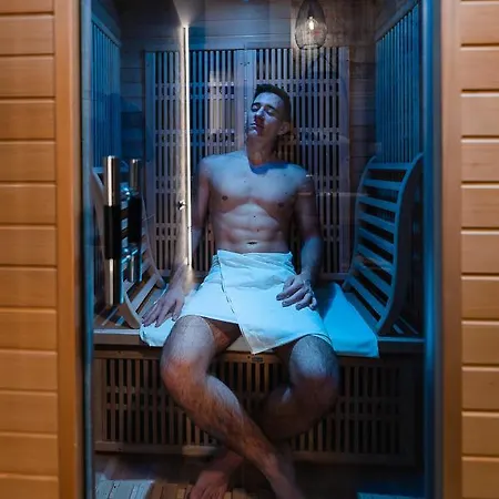 アパート Cserszegi Kockak チェーセクトマイ