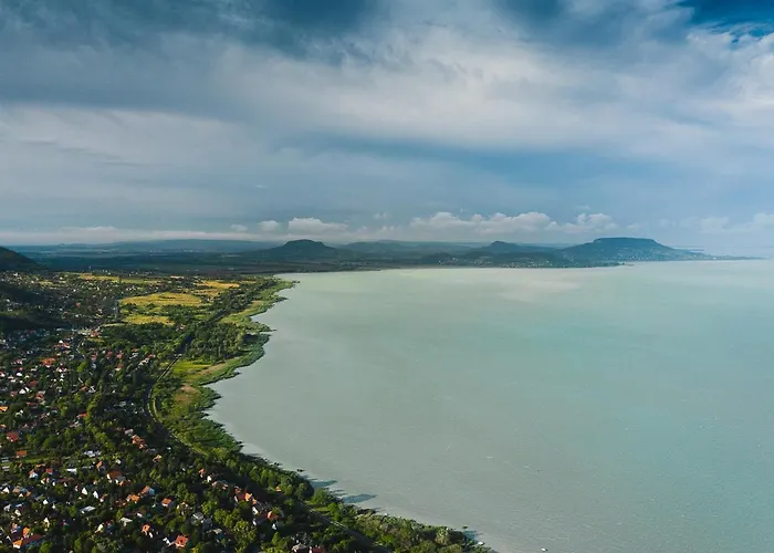 Cserszegi Kockak דירה צ'רסגטומאי